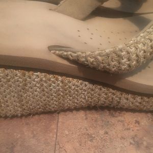 VOLATILE flip flops